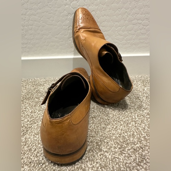 Daper and debonair Stacy Adams leather shoes. - Picture 3 of 8